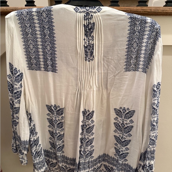 Daniel Rainn Navy and Cream Blouse - Picture 3 of 3